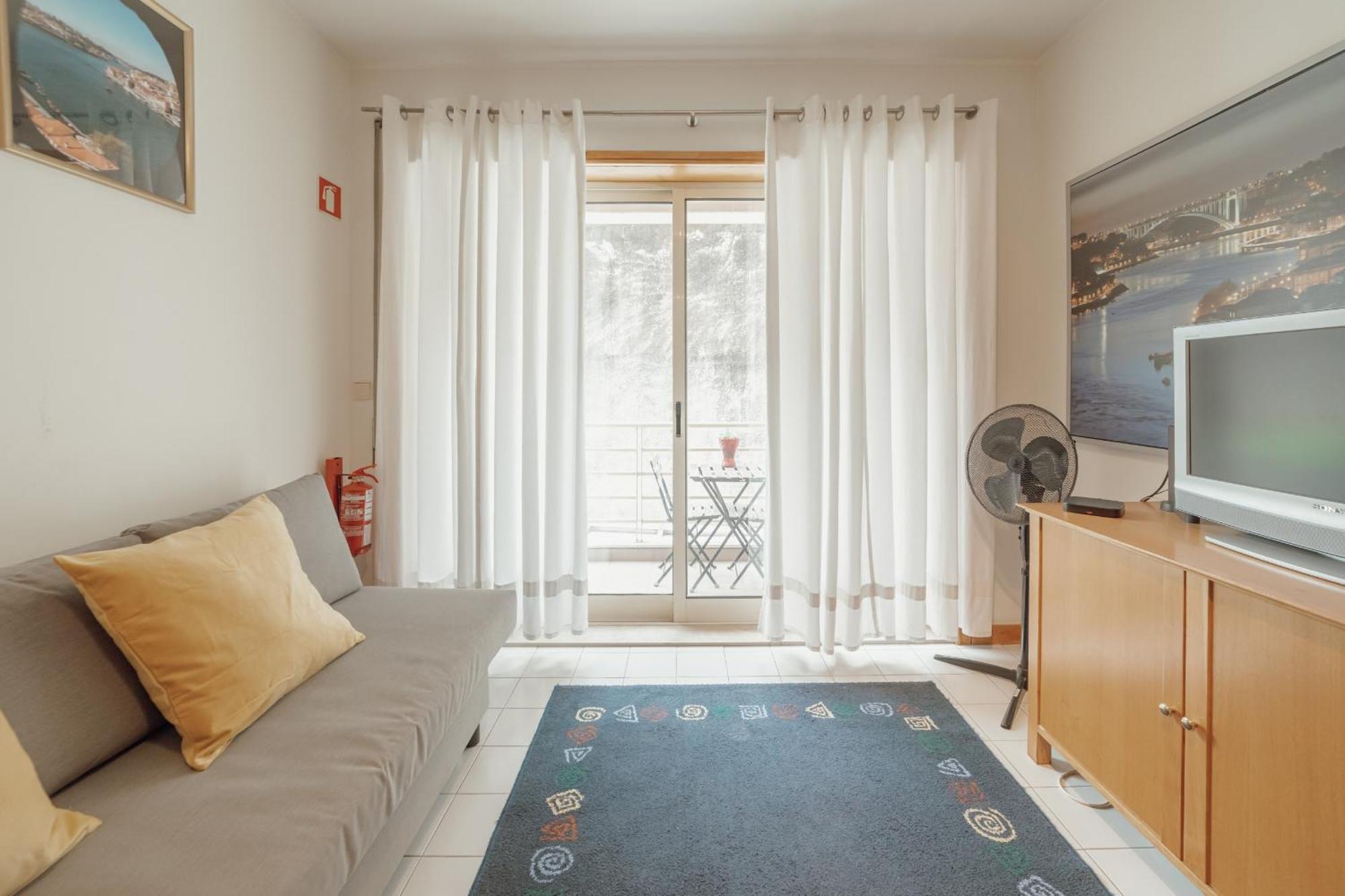 Downtown Trindade Apartment With Terrace By Vacationy 포르투 외부 사진